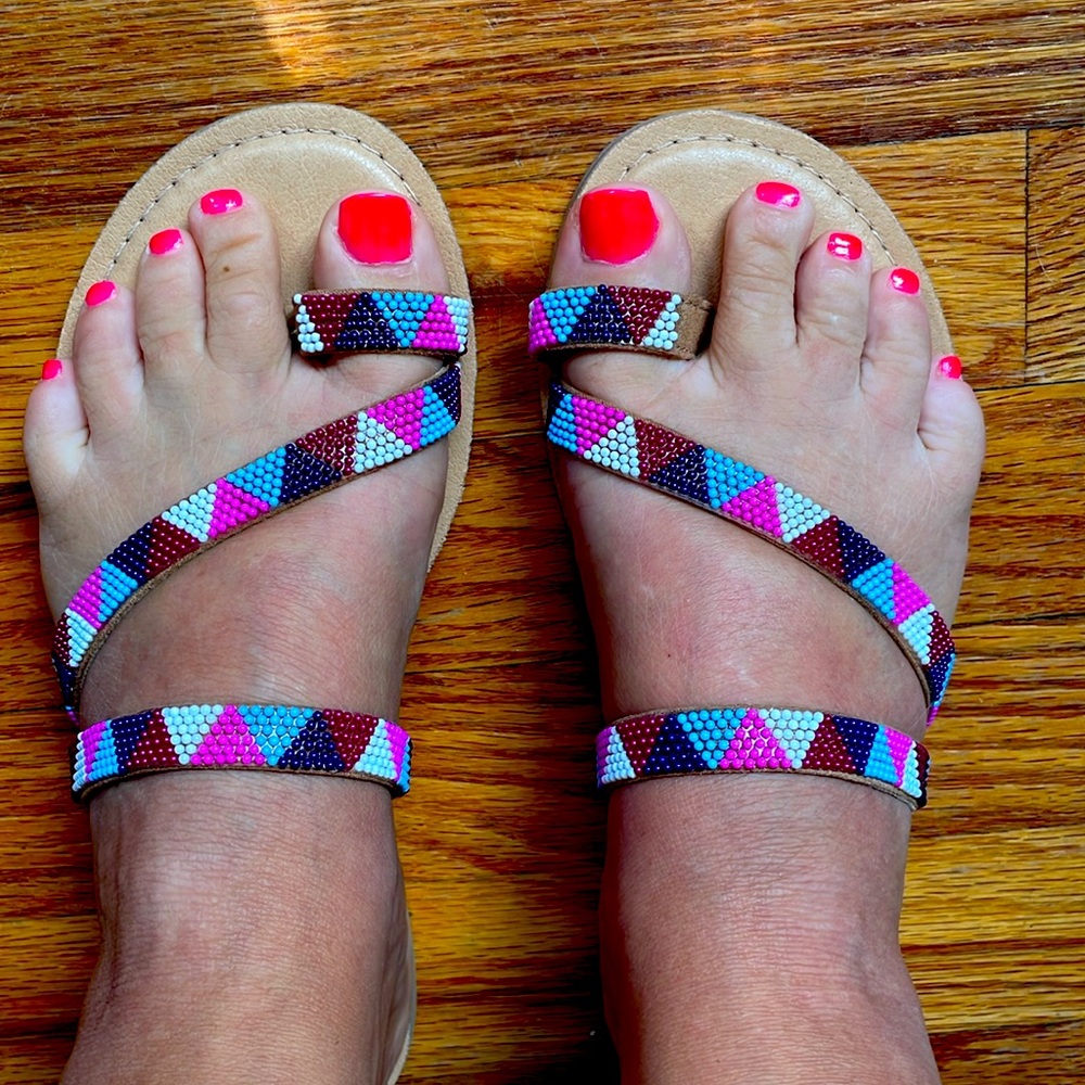 🆕 Multi colored Beaded flat sandal. Never worn in perfect condition size 7.5